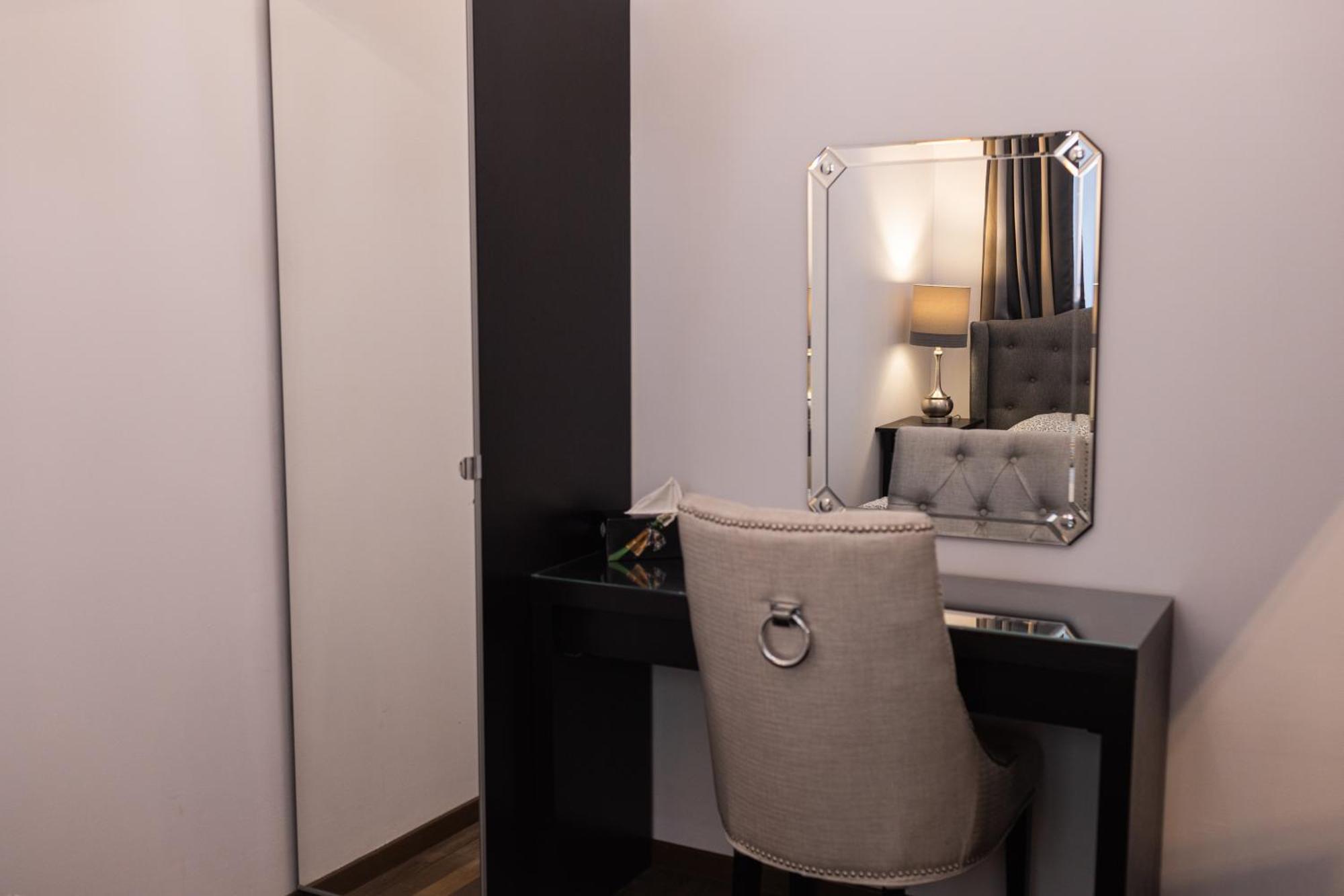 Lux Apartmenty - Old City Cracovie Extérieur photo